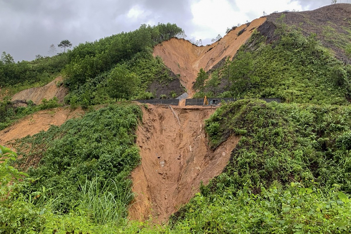 बर्षातले जोरायल सहजपुर सडक खण्ड अवरुद्ध